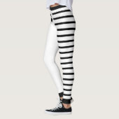 可愛いハロウィーンジャック – O – ランタン顔とストライプ レギンス (左)