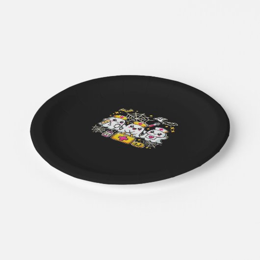 可愛いハロウィーン幽霊ナーストリオとメディカルキットa ペーパープレート (アングル)