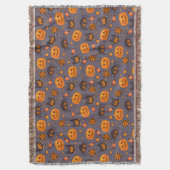 可愛いハロウィーン模様の紫の背景 スローブランケット (正面縦)