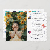 可愛いバグガーデン忙しいBee三番目の誕生日パーティーの写真 招待状 (正面/裏面)