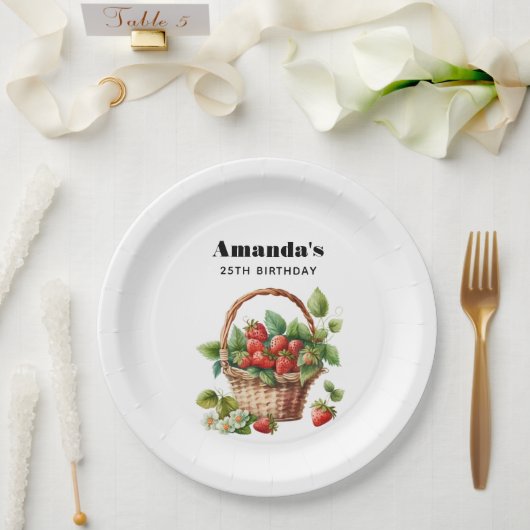 可愛いバスケットいっぱいのイチゴ誕生日 ペーパープレート (ウェディング)