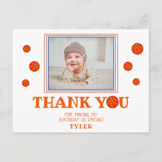 可愛いバスケットボール誕生日ありがとうフォトカード インビテーションポストカード (正面)