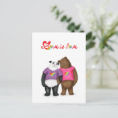 可愛いパンダとブラウンベア「愛は愛」ポストカード ポストカード (スタンド正面)