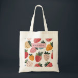 可愛いパーソナライズされたフルーツいちご柄 トートバッグ<br><div class="desc">赤、黄鮮やか、青、ピンク、桃など色々なイチゴを白い背景にセットした宇宙や製品を明るくする。このお洒落デザインはよくはしゃぐ、キッチンデコ、文房具、衣服、フルーツ好きの贈り物に最適だ。カラフルフルーツデザインユニーク、ストロベリーアート、シームレスフルーツ調合お洒落、アイディアキッチンアクセサリー、サマーギフト、フルーツ調合プリント、パステル調合、明るい、明るい、明るい、フルーツ、サマーデカリー、、フルーツ、フルーツキッチンアクセサリー、デコレーション、など季節のtouchは、季節の果物を含む贈り物、季節、、新鮮な芸術、フルーツ、のを飾るを飾るを飾るを飾るを飾る。贈り物、贈り物、、卒業祝、母の日の、、クラシック、デザインの、のののののののののののののののののをををををををはギフトををををのををををを贈ギフト贈贈をををはを贈を贈。、家の装飾、の家の装飾、の内装、の、の、への贈り物、への贈り物、への贈り物、の贈り物、への贈り物、の贈り物、休暇の贈り物、休暇の贈り物、休暇、、休暇、休暇、休暇、休暇、休暇、休暇のの、休暇ののは家のアクセサリー，ステートフルーツ，の果物は、ギフト，ギフトは、ギフトは、ギフトの贈り物，ギフトのの贈り物は、の誕生日プレゼントプレゼントの誕生日ギフトののののをののののののののをのの誕生日プレゼントは母の日贈り物，母の日贈り物，贈り物，贈り物，贈り物，贈り物，贈り物，贈り物，贈り物，贈り物，贈り物，贈り物，，の贈り物，, ，休暇，休暇，休暇，休暇，休暇の，休暇，休暇の，休暇の，休暇，贈り物、シャワーの贈り物、バスケット、バスケット、バスケット、バスケット、バレンタインデーの贈り物、バレンタインデーの贈り物、バレンタインデーの贈り物、バレンタインデーの贈り物、バレンタインデーの贈り物、の贈り物、ギフト、バレンタインデー、バレンタインデー、バレンタインデーは、、バレンタインデー、ロマンチック、ギフトは、ギフト、ギフト、休暇は、ロマンチックのは、休暇贈り物，夏の贈り物，ホステス贈り物，彼女への贈り物，共感的ギフト，彼女への贈り物，への贈り物，贈り物，贈り物，友情ギフト，誕生日プレゼント，の贈り物，への贈り物，贈り，贈りりりりりりりりりりりりり，，彼女，喜物，喜りりりのりり，喜りの物，喜物，喜物，喜りりののの，喜りの物，喜，喜りの物，彼女，喜の物，喜お酒の贈り物、の贈り物、クリスマスストッキングのスタッファー、彼女のためのストッキング、パーティーの贈り物、の贈り物の贈り物、彼女のための記念日の贈り物、ロマンチックな贈り物、彼女のための贈り物、彼女のための贈り物。</div>