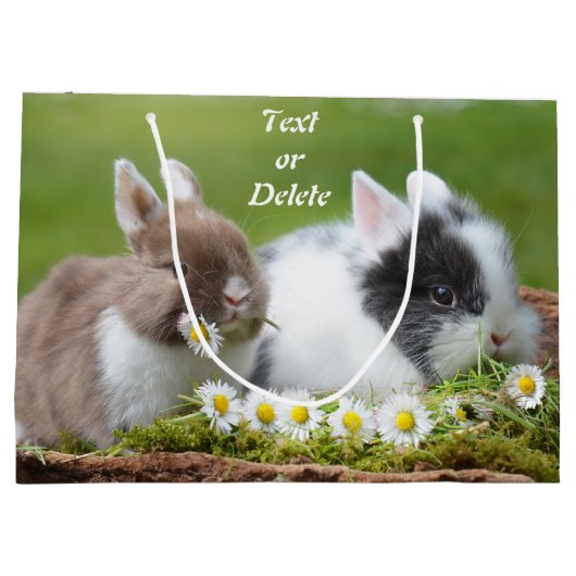 可愛いパーソナライズされたベビーバニーウサギと花 ラージペーパーバッグ (裏面)