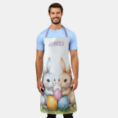 可愛いパーソナライズされた水彩復活祭のバンニ エプロン (着用した状態)