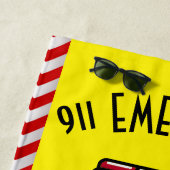 可愛いパーソナライズされた消防車 ビーチタオル (インサイチュ)