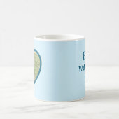 可愛いパーソナライズされた犬歩くバディハート写真 コーヒーマグカップ (中央)