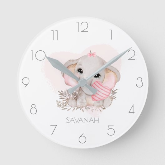 可愛いパーソナライズされた象の女の子ピンクの丸い時計 ラウンド壁時計 (正面)