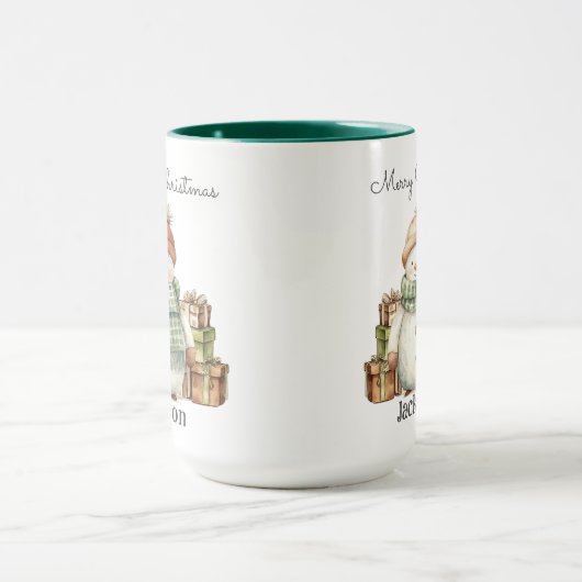 可愛いパーソナライズされた雪だるま&クリスマスプレゼント マグカップ (中央)