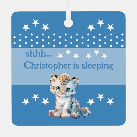 可愛いヒョウshhh名前を追加すると青く眠っている メタルオーナメント (正面)