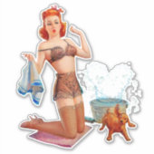 可愛いピンアップガールと小さな犬のヴィンテージアート シール (正面)