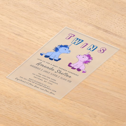 可愛いピンクとブルーのユニコーン双子の赤ちゃんシャワー アクリル招待状 (レイダウン)