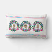 可愛いピンクと青のクリスマスくるみ割りリース ランバークッション (裏面)