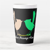 可愛いピンクのキスをする緑の鳥の枝名 カフェラテマグ (正面)