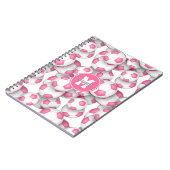 可愛いピンクのサッカーボールのモノグラムの模様 ノートブック (左側)