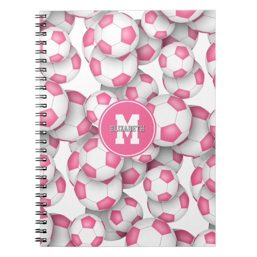 可愛いピンクのサッカーボールのモノグラムの模様 ノートブック (正面)