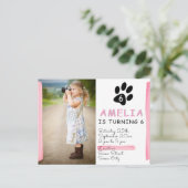 可愛いピンクのポーの写真の誕生日パーティーの招待 インビテーションポストカード (スタンド正面)
