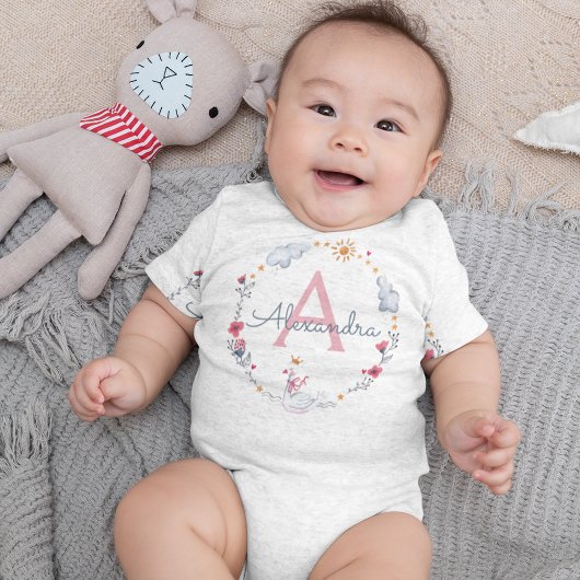 可愛いピンクの白鳥&サンフローラリースとモノグラム ベビーボディスーツ