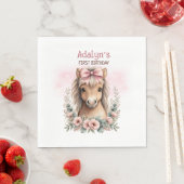 可愛いピンクの花と馬の1歳の誕生日  スタンダードランチョンナプキン (インサイチュ)