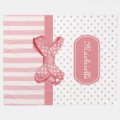 可愛いピンクストライプのガーリー水玉模様弓の名前 フリースブランケット (正面(横))