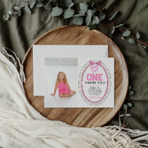 可愛いピンクボウコケット1st誕生日の写真