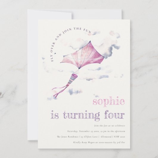 可愛いピンク飛んでいる色カイトスカイクラウドフォト誕生日 招待状 (正面)