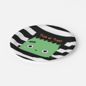 可愛いフランケンシュタインのトリックストライプの ペーパープレート (アングル)