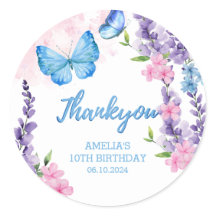 可愛いフローラが蝶の上にフラッター誕生日