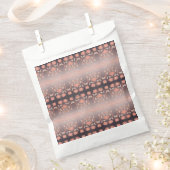 可愛いフローラ パターン（の模様が）ある フェイバーバッグ (クリップ留めされた状態)