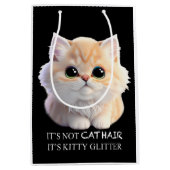 可愛いフワフワのオレンジと白い子猫 ミディアムペーパーバッグ (正面)