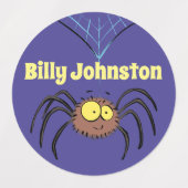 可愛いフワフワの茶色のクモをくもの巣漫画 ラベル (デザイン2)