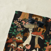 可愛いブラックコテージコアフローラキノコ型 ビーチタオル (インサイチュ)