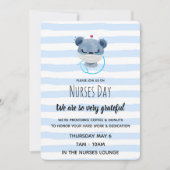 可愛いブルーのクマナースをマスクに – 感謝 招待状 (正面)