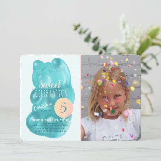 可愛いブルーグミベア甘いお菓子フォト誕生日 招待状 (スタンド正面)