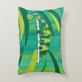 可愛いブルーグリーンイエローカメレオンのブランチ アクセントクッション (正面(垂直))