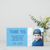 可愛いブルーホワイトパターンボーイフォト誕生日 サンキューカード (スタンド正面)