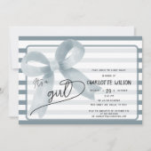 可愛いブルーボウの女の子ベビーストライプシャワー 招待状 (正面)