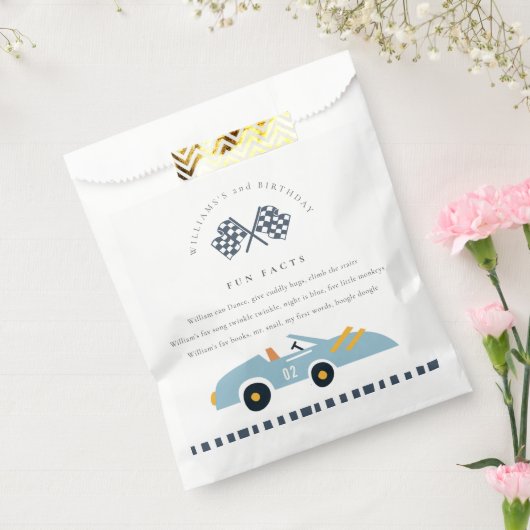 可愛いブルーレースカーキッズ任意の年齢誕生日おもしろい事実 フェイバーバッグ (封をした状態)