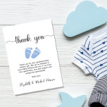 可愛いブルー足男の赤ちゃんシャワーサンキュー ノートカード<br><div class="desc">お客様の感謝してい男の赤ちゃんシャワーのゲストは、この予算とキュートフレンドリーキュートお礼のノートカードとスウェッ感謝していシュとベビー足の青い水の色との"あなた"のスクリプトで。下で簡単にメッセージ感謝していや手書きノートに対して離れ空白の、自分のメッセージをパーソナライズできる。このサイズ（2.5 X 3.5インチ）は米国のメールには小さすぎます（最小サイズ要件は3.5 X 5インチ）。</div>