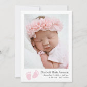 可愛いベビーガールピンク生まれたばかりのの足跡フォト誕生 案内状 (正面)
