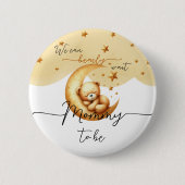 可愛いベビークマのママが待てる 缶バッジ (正面)