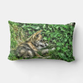 可愛いベビーグレーウルフアップ野生生物写真 ランバークッション (裏面)