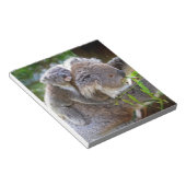 可愛いベビーコアラは木の中でママとクマ ノートパッド (アングル)