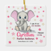 可愛いベビーゾウとピンクの耳ガール誕生統計 セラミックオーナメント (正面)