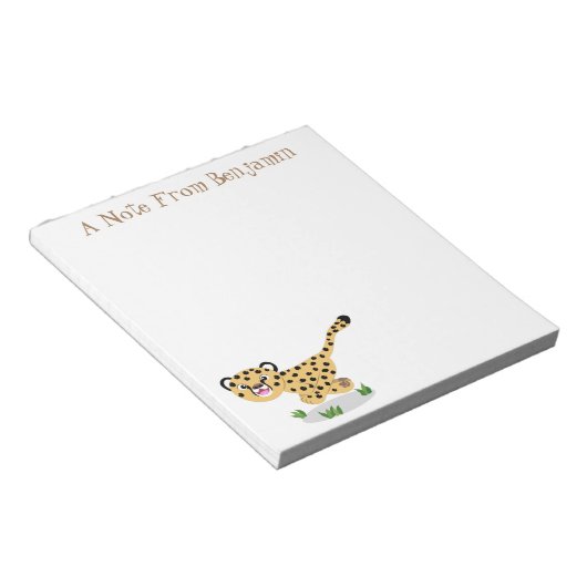 可愛いベビーランニングチーターイラストレーション ノートパッド (アングル)