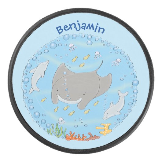 可愛いマンタレイとバブル漫画イラストレーション アイスホッケーパック (正面)