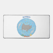 可愛いマンタレイとバブル漫画イラストレーション デスクマット (正面)