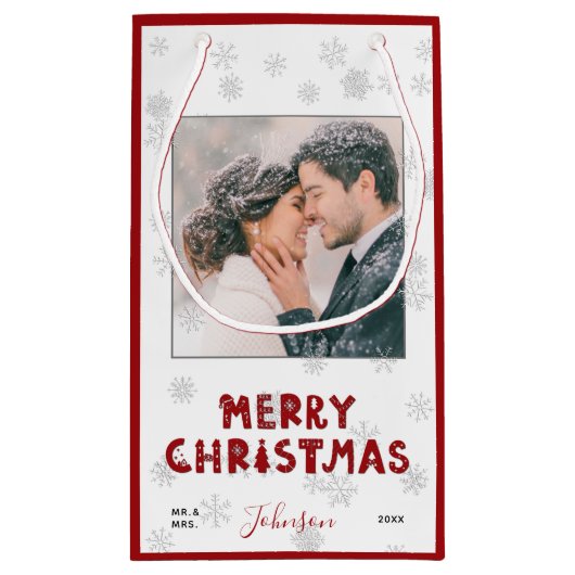 可愛いミセス・レッドタイポグラフィスノーフレーク写真クリスマス スモールペーパーバッグ (裏面)