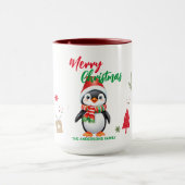 可愛いメリークリスマスペンギンサンタスカーフの休日 マグカップ (中央)